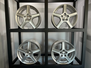 Felgi aluminiowe 6x15 5x100 ET45 54.1 Dezent