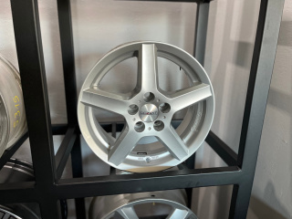 Felgi aluminiowe 6x15 5x100 ET45 54.1 Dezent