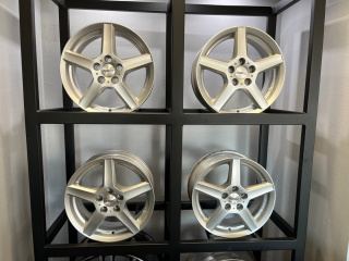 Felgi aluminiowe 6x15 cali 5x100 ET45 Dezent