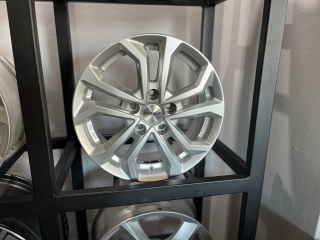 Felgi aluminiowe 6.5x16 5x114.3 ET45 67.1 Dezent