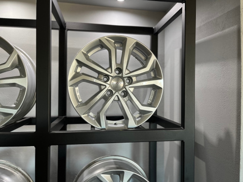 Felgi aluminiowe 6.5x16 5x114.3 ET45 67.1 Dezent Felgi aluminiowe 6.5x16 5x114.3 ET45 67.1 Dezent