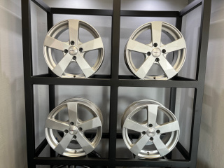 Felgi aluminiowe 6.5x16 cali 4x108 ET15 65.1 Dezent