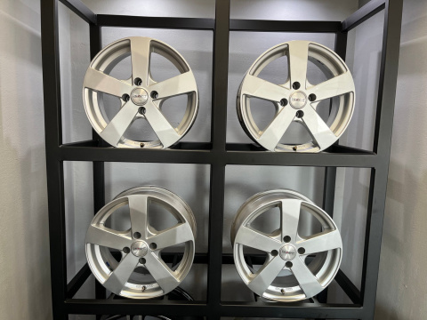 Felgi aluminiowe 6.5x16 cali 4x108 ET15 65.1 Dezent Felgi aluminiowe 6.5x16 cali 4x108 ET15 65.1 Dezent