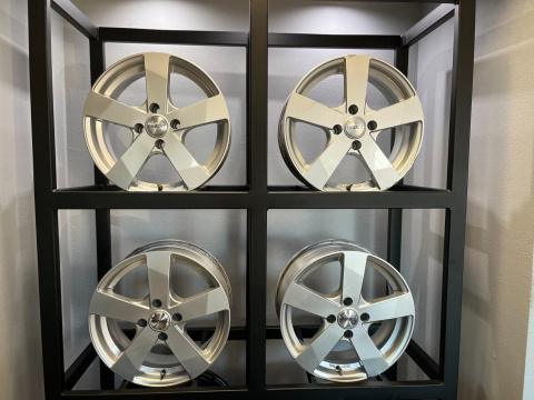 Felgi aluminiowe 6.5x16 cali 4x108 ET45 Dezent Felgi aluminiowe 6.5x16 cali 4x108 ET45 Dezent