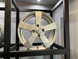 Felgi aluminiowe 6.5x16 cali 4x108 ET45 Dezent