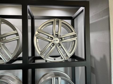 Felgi aluminiowe 7x17 5x112 ET40 57.1 ATS Antares Felgi aluminiowe 7x17 5x112 ET40 57.1 ATS Antares