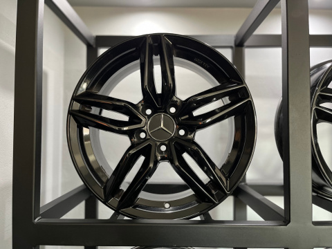 Felgi aluminiowe 7.5x17 5x112 ET45 66.6 Felgi aluminiowe 7.5x17 5x112 ET45 66.6