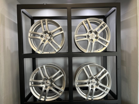Felgi aluminiowe 7.5x17 cali 5x108 ET55 63.4 Felgi aluminiowe 7.5x17 cali 5x108 ET55 63.4