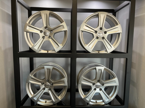 Felgi aluminiowe 7.5x17 cali 5x112 ET43 66.6 Felgi aluminiowe 7.5x17 cali 5x112 ET43 66.6