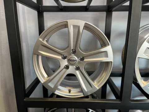Felgi aluminiowe 7.5x17 cali 5x112 ET43 66.6 Felgi aluminiowe 7.5x17 cali 5x112 ET43 66.6