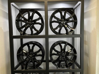 Felgi aluminiowe 7.5x18 cali 5x112 ET53.5 66.6 Dezent