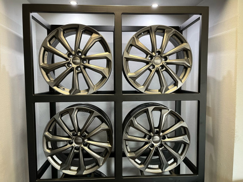 Felgi aluminiowe 7.5x19 cali 5x114.3 ET54.5 Dezent Felgi aluminiowe 7.5x19 cali 5x114.3 ET54.5 Dezent