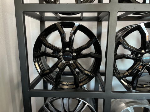 Felgi aluminiowe 8x19 5x112 ET38 66.6 Felgi aluminiowe 8x19 5x112 ET38 66.6