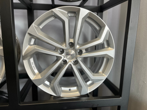 Felgi aluminiowe 8x19 cali 5x114.3 ET37 72.6 Felgi aluminiowe 8x19 cali 5x114.3 ET37 72.6