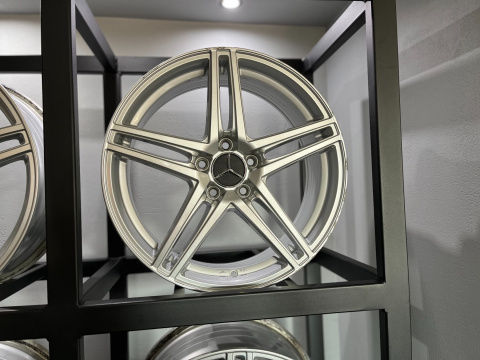 Felgi aluminiowe 8.5x17 5x112 ET56 66.6 Felgi aluminiowe 8.5x17 5x112 ET56 66.6