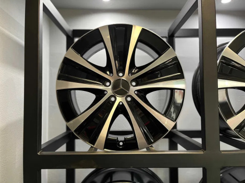 Felgi aluminiowe 9x18 cali 5x112 ET52.5 Mercedes OE Felgi aluminiowe 9x18 cali 5x112 ET52.5 Mercedes OE