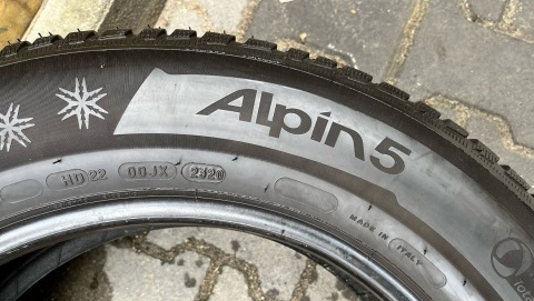 Opony zimowe 4x 215/65 R17 Michelin Alpin 5 Opony zimowe 4x 215/65 R17 Michelin Alpin 5