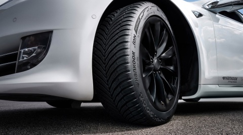 Opony całoroczne 235/55 R19 Hankook iON Flexclimate