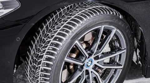 Opony zimowe 275/45 R19 Hankook Winter icept evo3